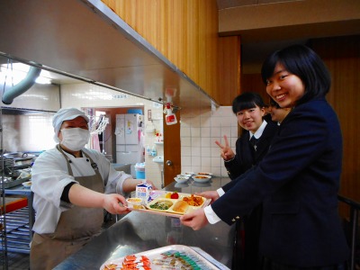 卒業遠足と給食最後の日2017