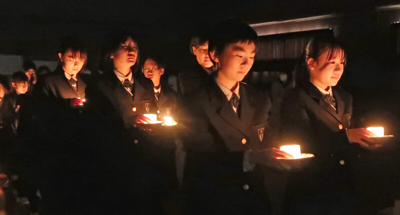 キャンドルサービスの様子