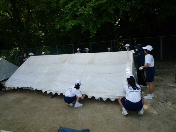 ファミリースポーツデイテント張り