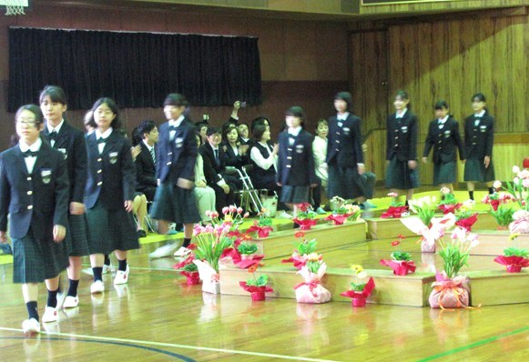 令和７年度　入学式