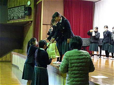 校内年賀状 お年玉抽選会2026