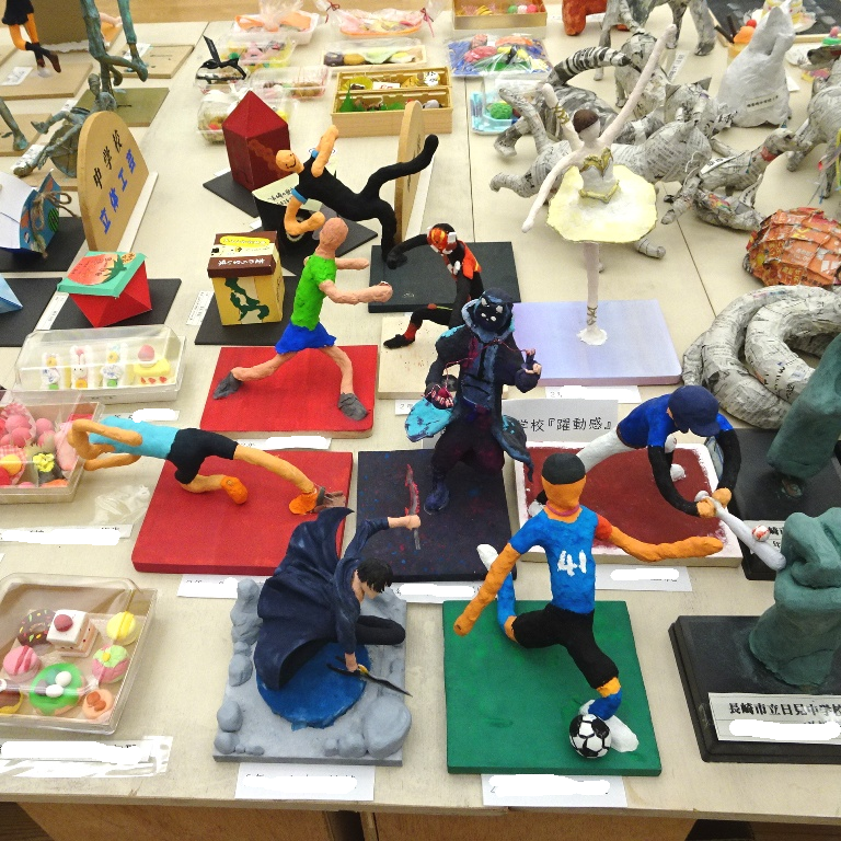 中学生立体作品展示風景