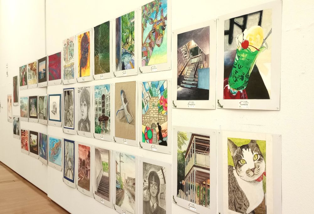 子ども県展展示風景