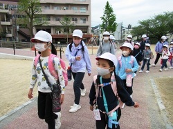 小学校 春の歓迎遠足2021